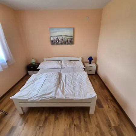 2 In Marica プーラ