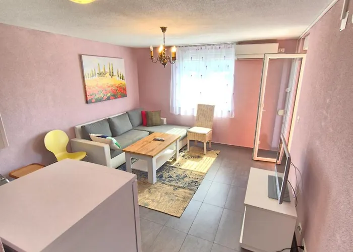2 In Marica * Pula