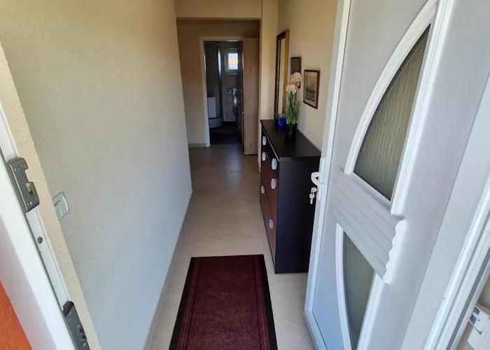 2 In Marica *
