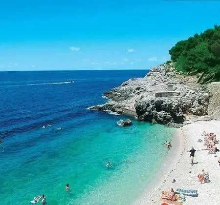 2 In Marica Apartment *