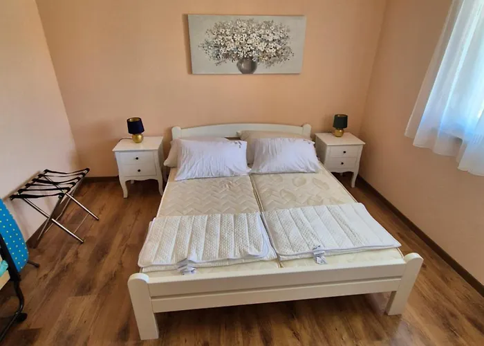 2 In Marica * Pula